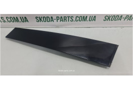 Накладка дверей передня права Skoda Superb 2 3T0837902 VAG (3T0837902)