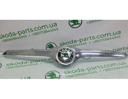 Молдінг капота Skoda Superb 2 3T0853633 VAG (3T0853633)