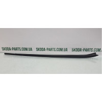 Накладка молдинг вітрового скла права Skoda Superb 2 3T0854328 VAG (3T0854328)