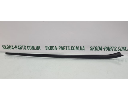 Накладка молдинг вітрового скла права Skoda Superb 2 3T0854328 VAG (3T0854328)