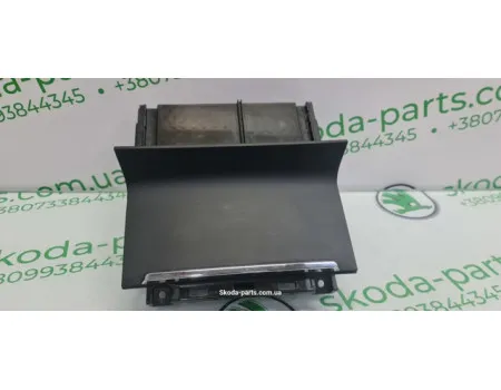 Попельничка центральної консолі Skoda Superb 2 3T0857962B VAG (3T0857962B)