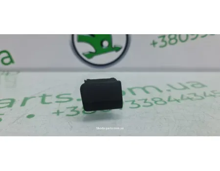 Заглушка кнопки центральної консолі Skoda Superb 2 3T0858179H VAG (3T0858179H)