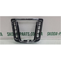 Накладка центральної консолі Skoda Superb 2 3T0863212 VAG (3T0863212)