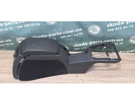Підлокітник центральний Skoda Superb 2 універсал 3T0863243 VAG (3T0863243)