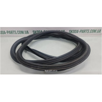 Ущільнювач дверей передній вживаний Skoda Superb 2 3T0867365 VAG (3T0867365)