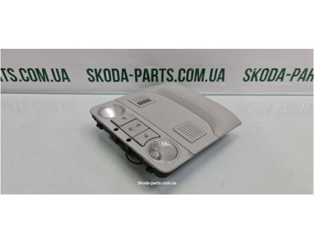 Плафон підсвітки салону передній Skoda Superb 2 3T0947105B VAG (3T0947105B)