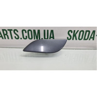 Накладка форсунки омивача фари передньої правої Skoda Superb 2 VAG (3T0955110)