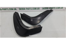 Бризговики задні ліфтбек Skoda Superb 2 3T5821821 вживані VAG (3T5821821)