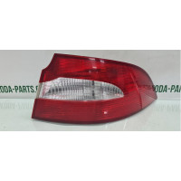 Ліхтар  стоп задній правий зовнішній Skoda Superb 2 седан VAG (3T5945096)