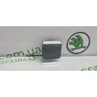 Заглушка заднього бампера буксировочного гаку Skoda Superb 2 універсал 3T9807441 VAG (3T9807441) Заглушка заднього бампера буксировочного гаку Skoda Superb 2 універсал 3T9807441 VAG (3T9807441)