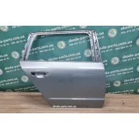 Двері задні праві комбі Skoda Superb 2 колір LF8L/2G2G VAG (3T9833056)