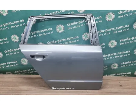 Двері задні праві комбі Skoda Superb 2 колір LF8L/2G2G VAG (3T9833056)