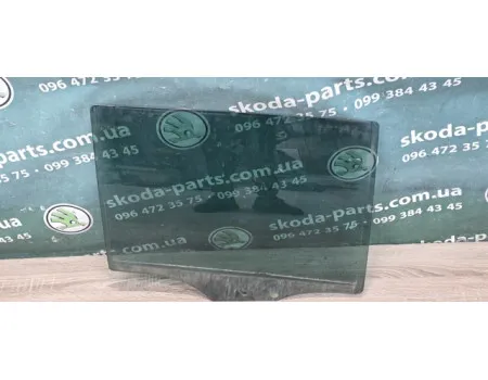 Скло задньої двері правої Skoda Superb 2 універсал VAG (3T9845206A)