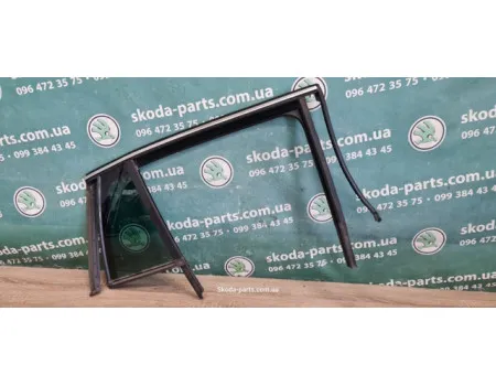 Скло форточка дверей з ущільнювачем заднє праве комбі Skoda Superb 2 3T9845210AD VAG (3T9845210AD)