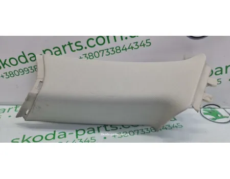 Накладка стійки кузова задня права комбі Skoda Superb 2 3T9867288 VAG (3T9867288)