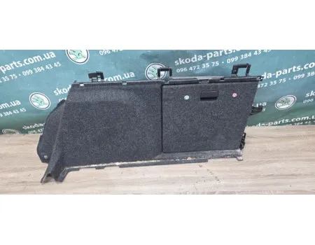 Обшивка карта багажника права задня Skoda Superb 2 універсал 3T9867428B VAG (3T9867428B)