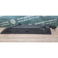 Панель полиці багажного відсіку ліва тримач  ролети багажника Skoda Superb 2 універсал VAG (3T9867761)