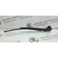 Важіль-поводок склоочисника заднього скла Skoda Superb 2 універсал 3T9955707 VAG (3T9955707)