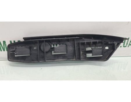 Кронштейн бампера переднього, лівий Skoda Superb вживаний 3U0807183 VAG (3U0807183)