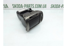 Обдув торпеди правий Skoda Superb 3U0819702 VAG (3U0819702)