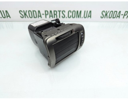 Обдув торпеди правий Skoda Superb 3U0819702 VAG (3U0819702)