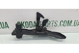 Замок капота Skoda Superb рестайл вживаний 3U0823480J VAG (3U0823480J)