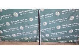 Молдинг центральний передніх лівих дверей Skoda Superb VAG (3U0853515B)