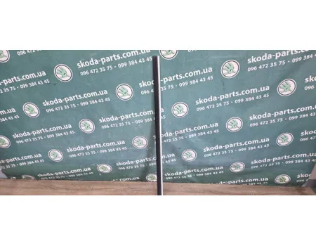 Молдинг центральний передніх лівих дверей Skoda Superb VAG (3U0853515B)