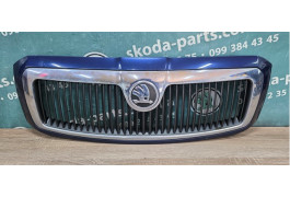 Решітка радіатора Skoda Superb 1.8T до рестайл VAG (3U0853651AB)