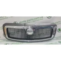 Решітка радіатора Skoda Superb до рестайл VAG (3U0853651AM)