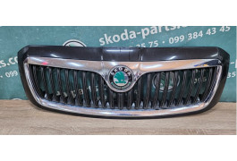 Решітка радіатора Skoda Superb рестайл 2007-2008р VAG (3U0853651F)