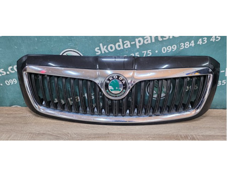 Решітка радіатора Skoda Superb рестайл 2007-2008р VAG (3U0853651F)