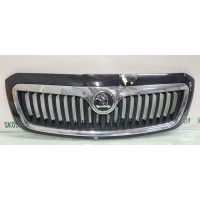 Решітка радіатора в чорному кольорі Skoda Superb 3U0853653B вживана VAG (3U0853653B)