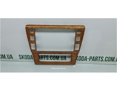 Рамка накладка магнітоли Skoda Superb 3U0858069H VAG (3U0858069H)