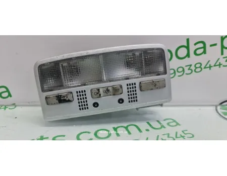 Плафон підсвітки салону Skoda Superb VAG (3U0947105)