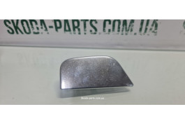 Накладка омивача фар права Skoda Superb VAG (3U0955110)