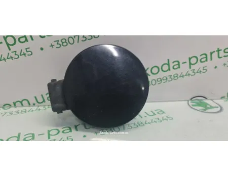 Лючок паливного бака чорний Skoda Superb 3U5010600S VAG (3U5010600S)