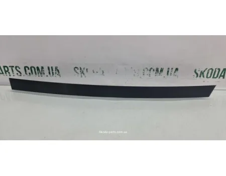 Накладка скла дверей задня ліва Skoda Superb VAG (3U5839413)