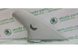 Накладка задньої стійки права Skoda Superb 3U5868202K VAG (3U5868202K)