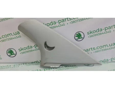 Накладка задньої стійки права Skoda Superb 3U5868202K VAG (3U5868202K)