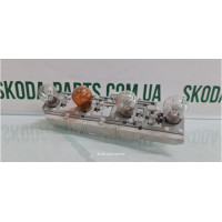 Плата лівого стопу Skoda Superb 3U5945257 VAG (3U5945257)