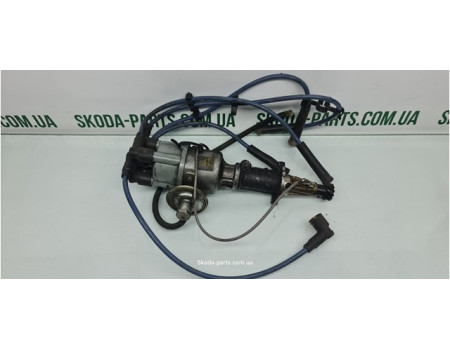 Трамблер Skoda Felicia 1.3 бензин VAG (443213204)