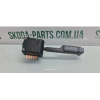 Перемикач підкермовий правий Skoda Favorit VAG (443853277090)