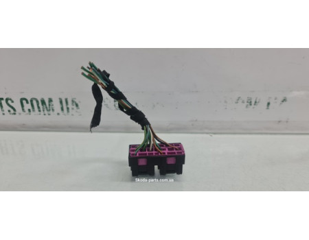 Роз'єм фішка блоку запобіжників Skoda Octavia Tour 4A0937529 VAG (4A0937529)