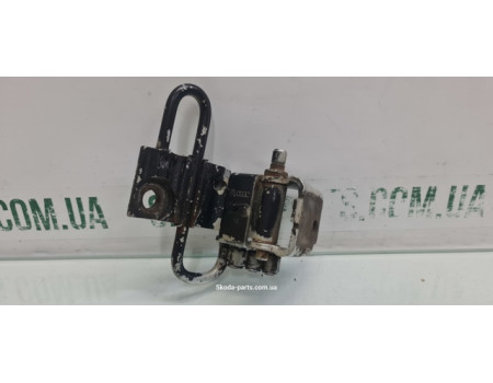 Ідеальний стан без люфта  Петля двери передней левой VAG (4B0831411B)