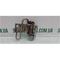 Завіса петля дверей нижня передня права Skoda Octavia Tour 4B0833412D VAG (4B0833412D)