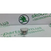 Кріплення сонцезахесного козирка Skoda Octavia A7 4G0857562 VAG (4G0857562)
