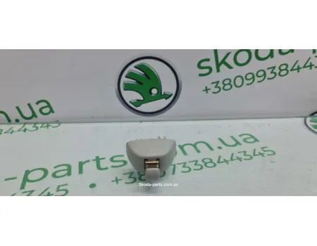 Кріплення сонцезахесного козирка Skoda Octavia A7 4G0857562 VAG (4G0857562)