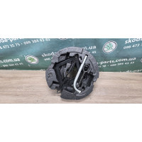 Органайзер в запасне колесо комплект Skoda Octavia A7 VAG (5E0012115E)