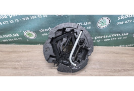Органайзер в запасне колесо комплект Skoda Octavia A7 VAG (5E0012115E)
